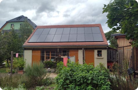 referenzen_repowering_dachintegration_tile_modulansicht_haus_vorne