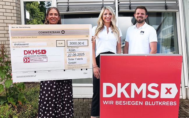 Spendenübergabe von Solarfabrik an DKMS