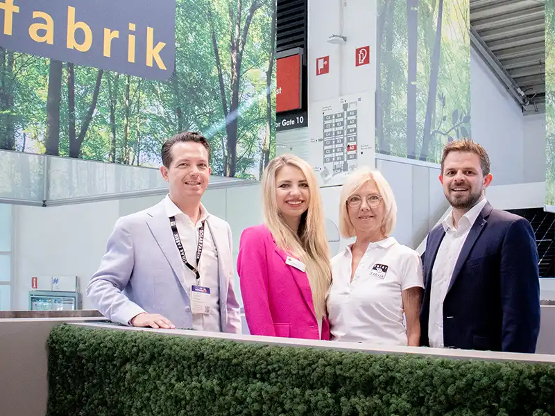 Geschäfteleitung Links Christian Laibacher dann von links Janina Sternheimer-Laibacher Schwester Martina Laibacher Mutter rechts Lukas Staab